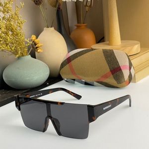Burberry Sunglasses 673